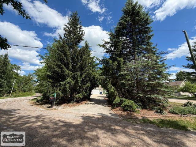6651 Tamarack Trail
