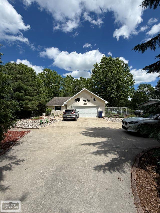 6651 Tamarack Trail
