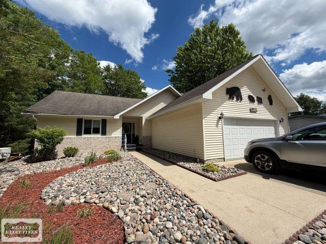 6651 Tamarack Trail