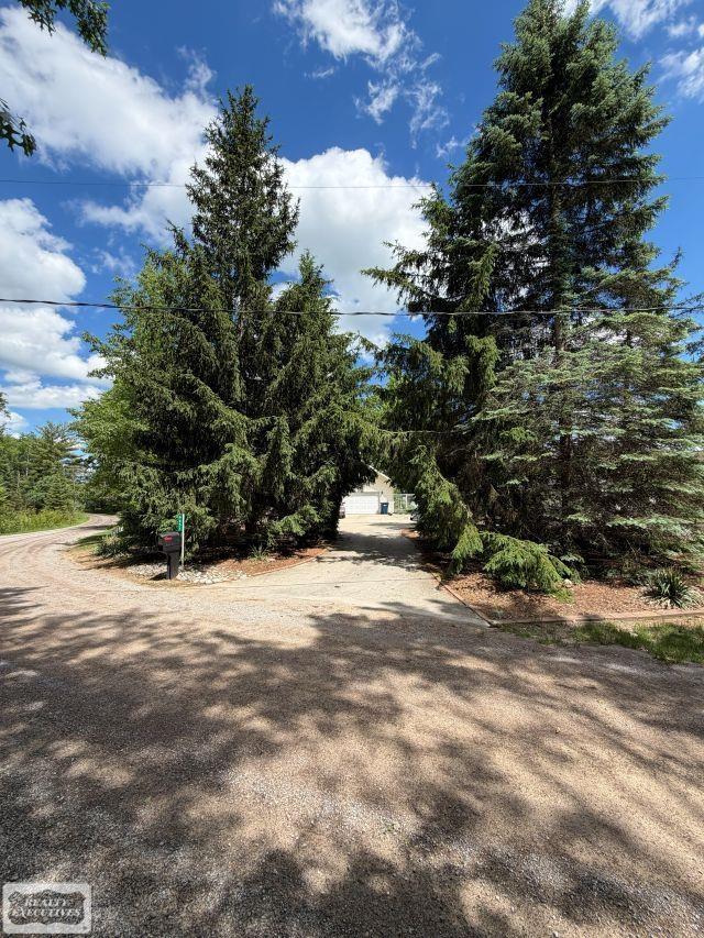 6651 Tamarack Trail