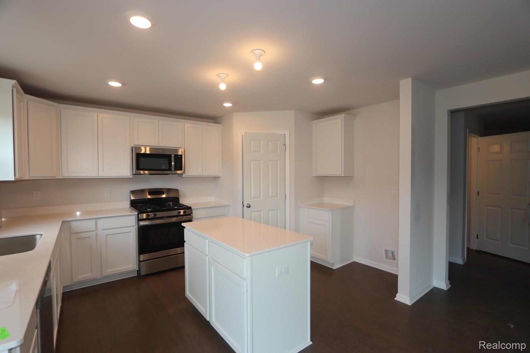 14152 Laurelwood Drive