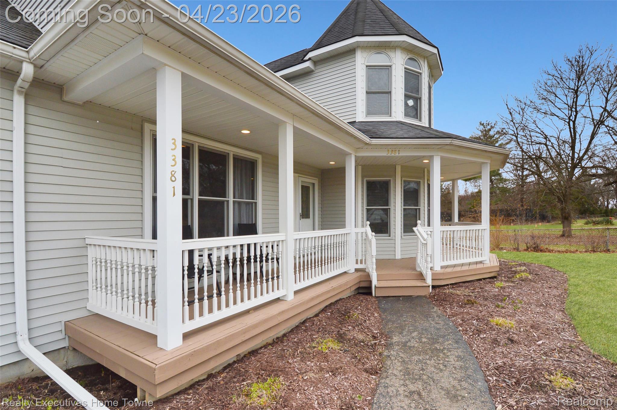 3381 Rockhaven Avenue