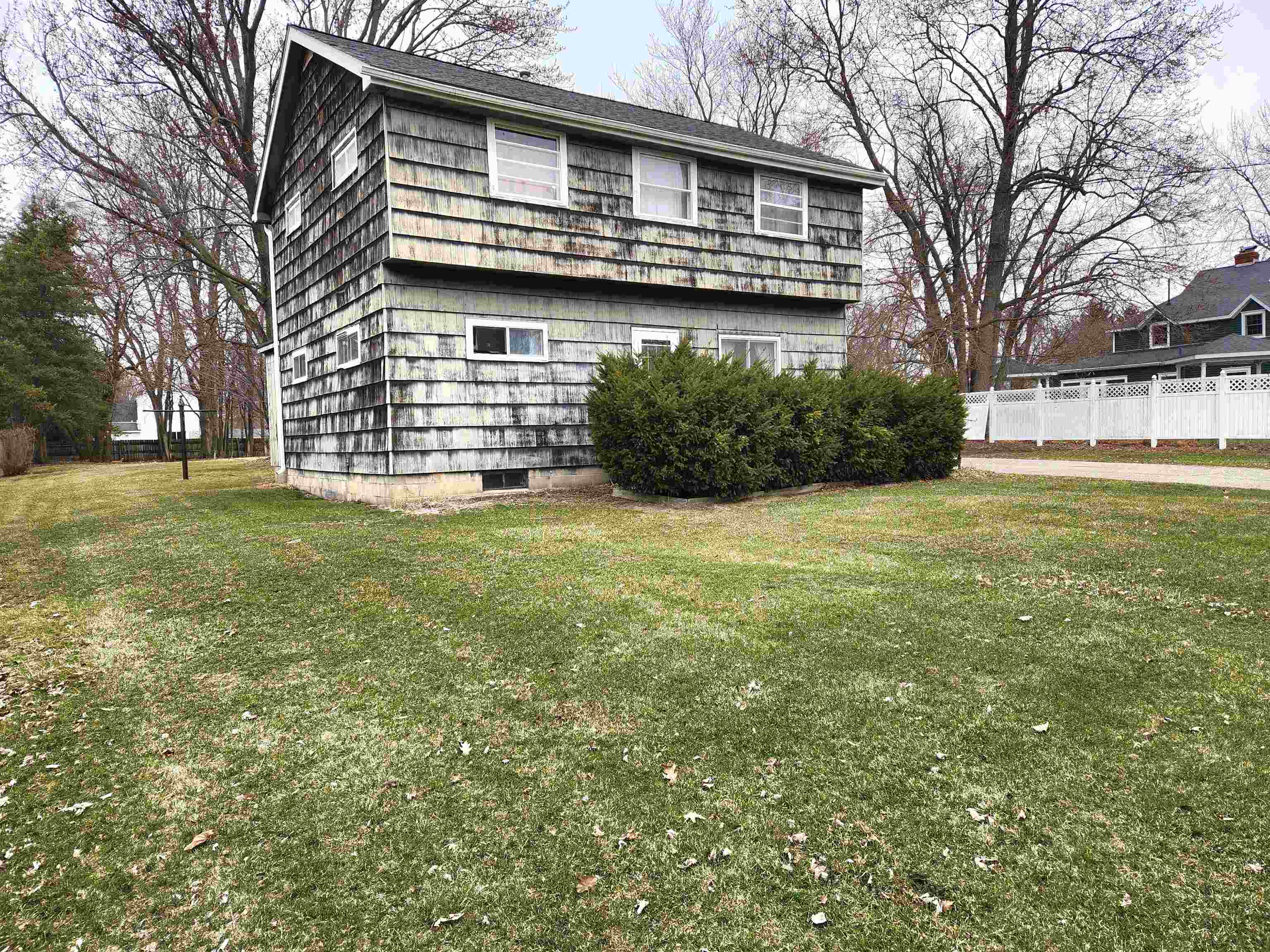 104 E Sexton Street