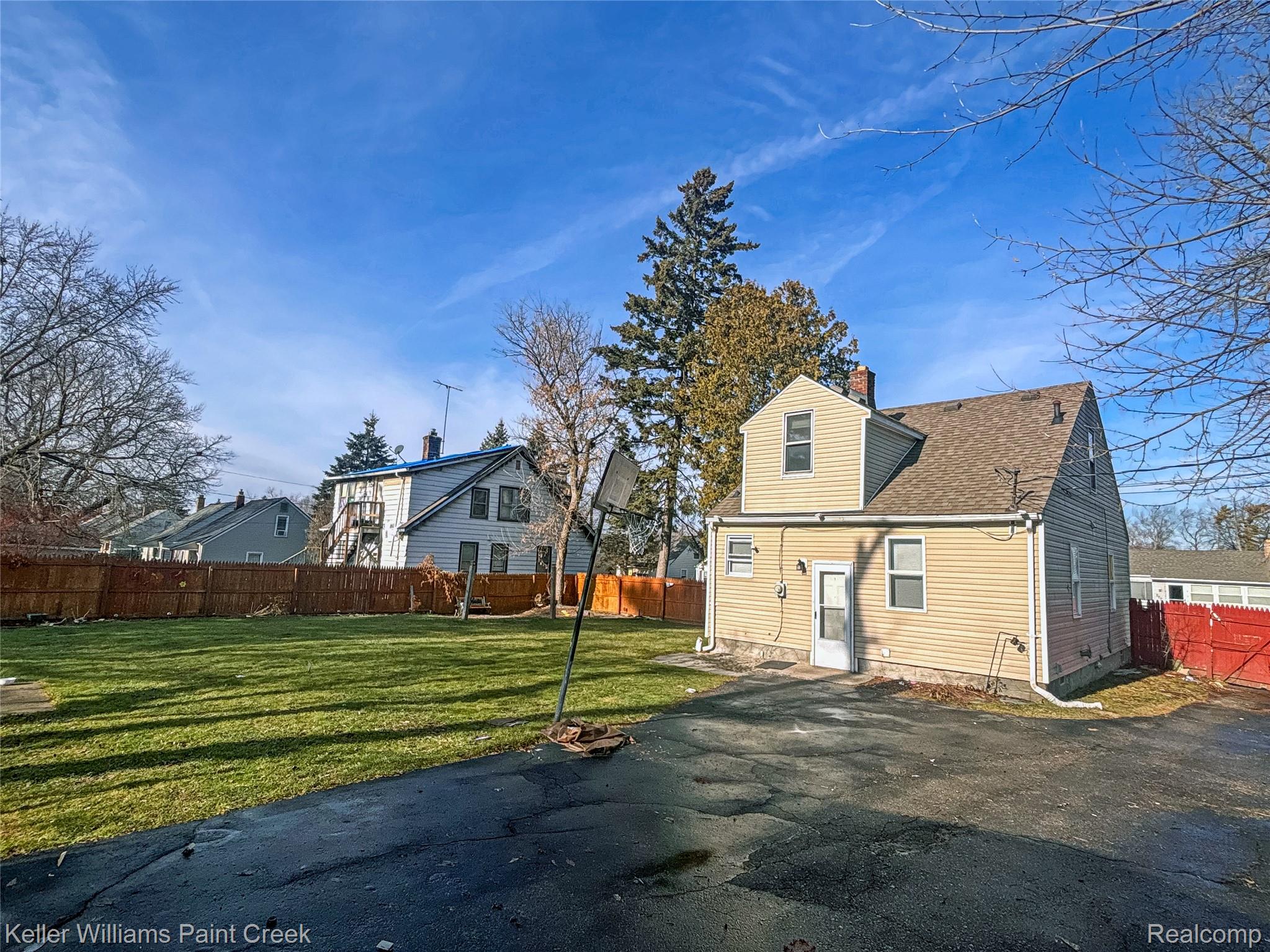 78 E Strathmore Avenue