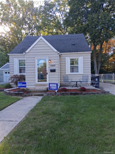 Photo of 1307 N Alexander Avenue, Royal Oak City, MI 48067 (MLS # 20261083878)