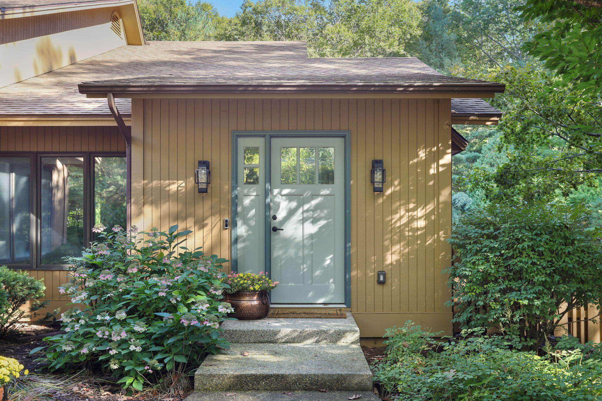 295 N Lakeshore Drive