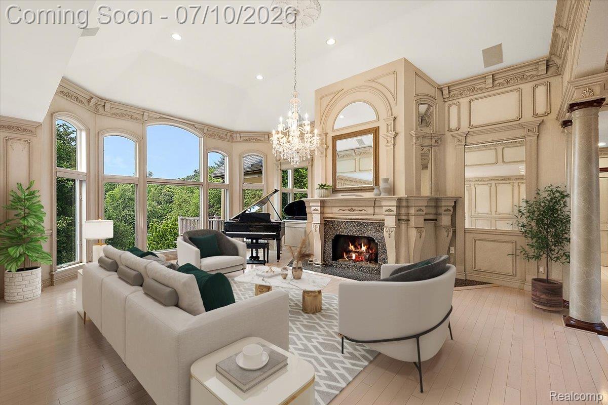 901 Spring Drive