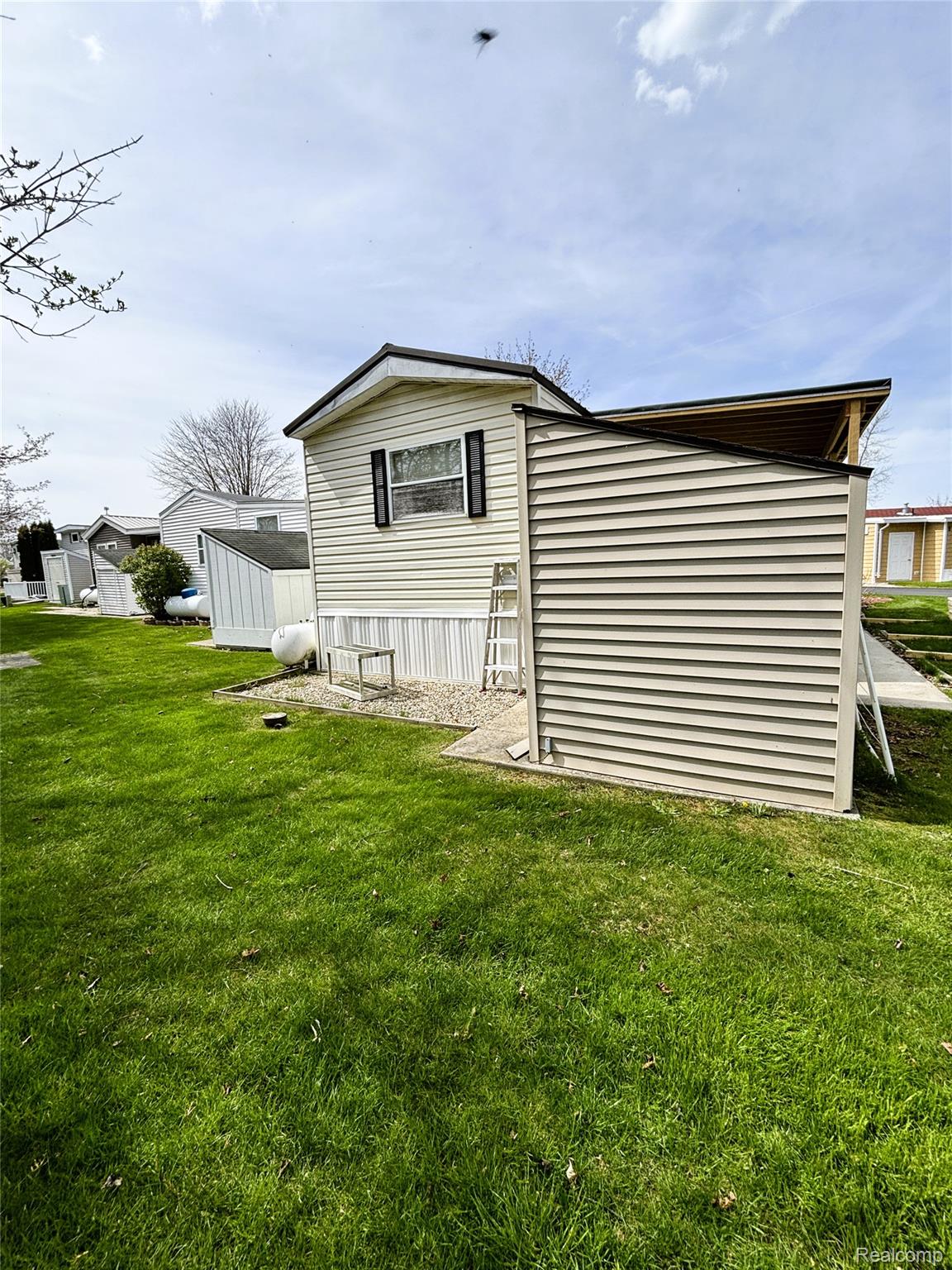 7166 Ben Franklin Drive