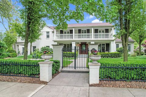 1378 LYONHURST Street Birmingham City MI 48009