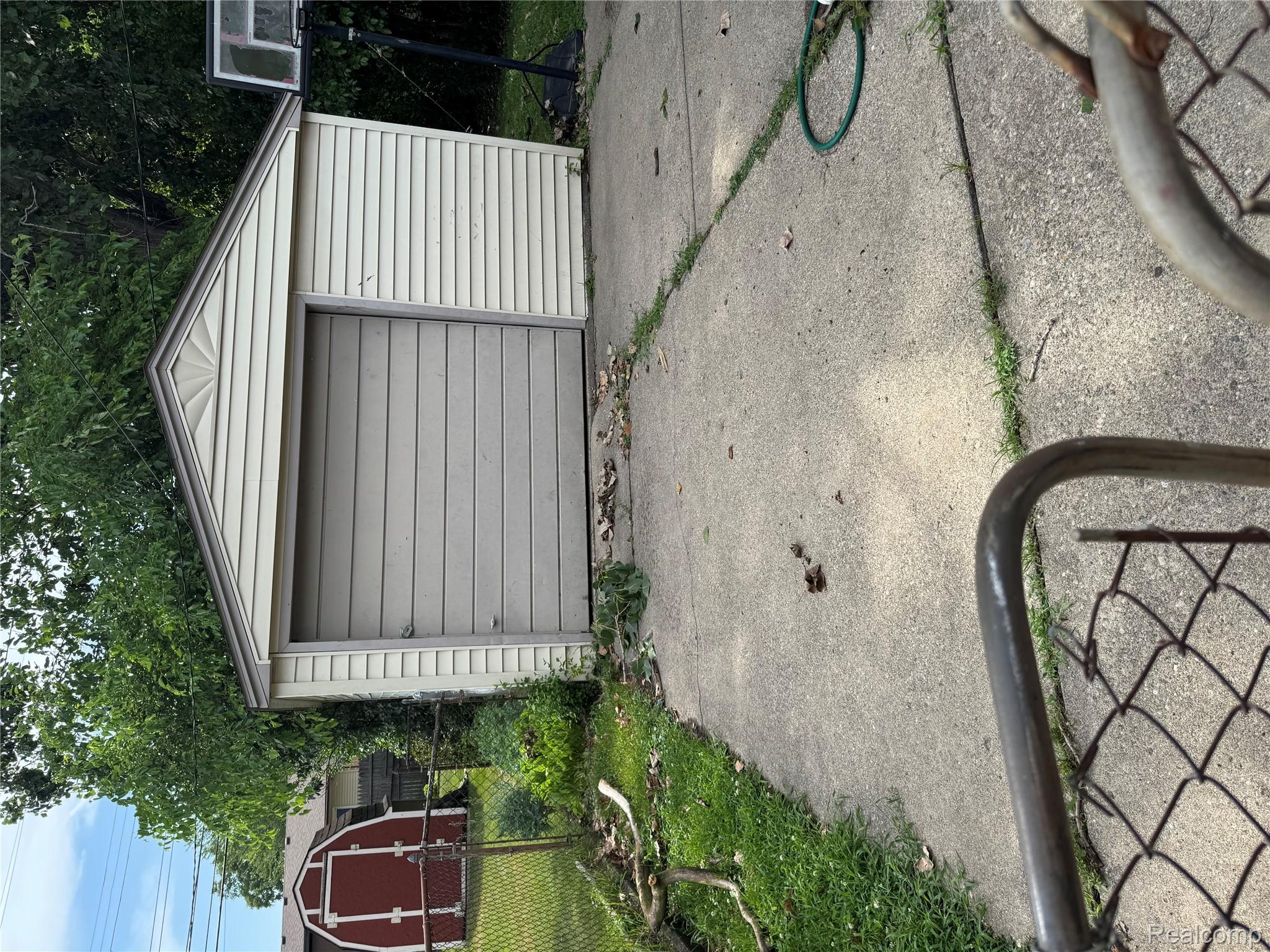 6043 N. VERNOR Avenue