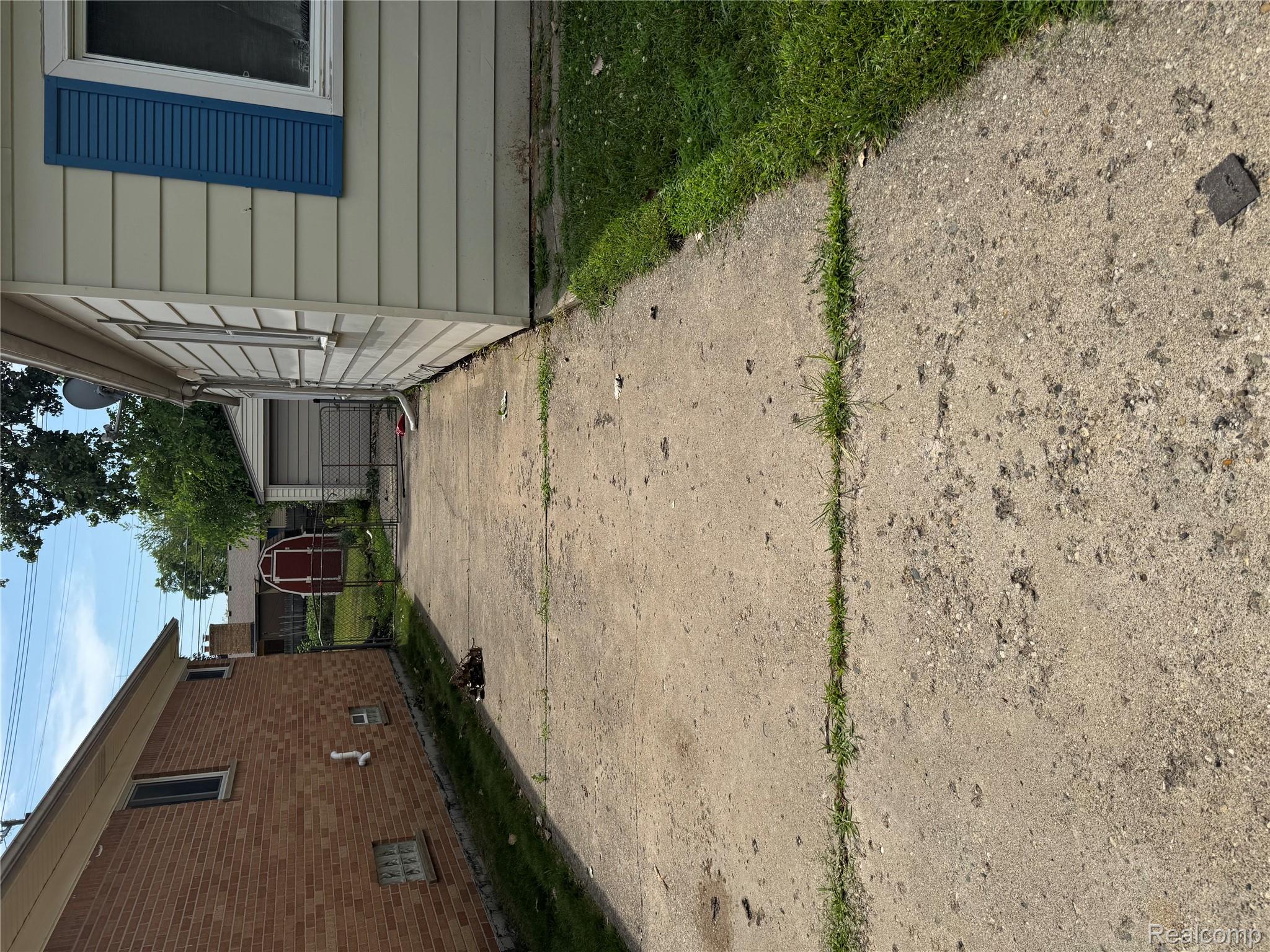 6043 N. VERNOR Avenue