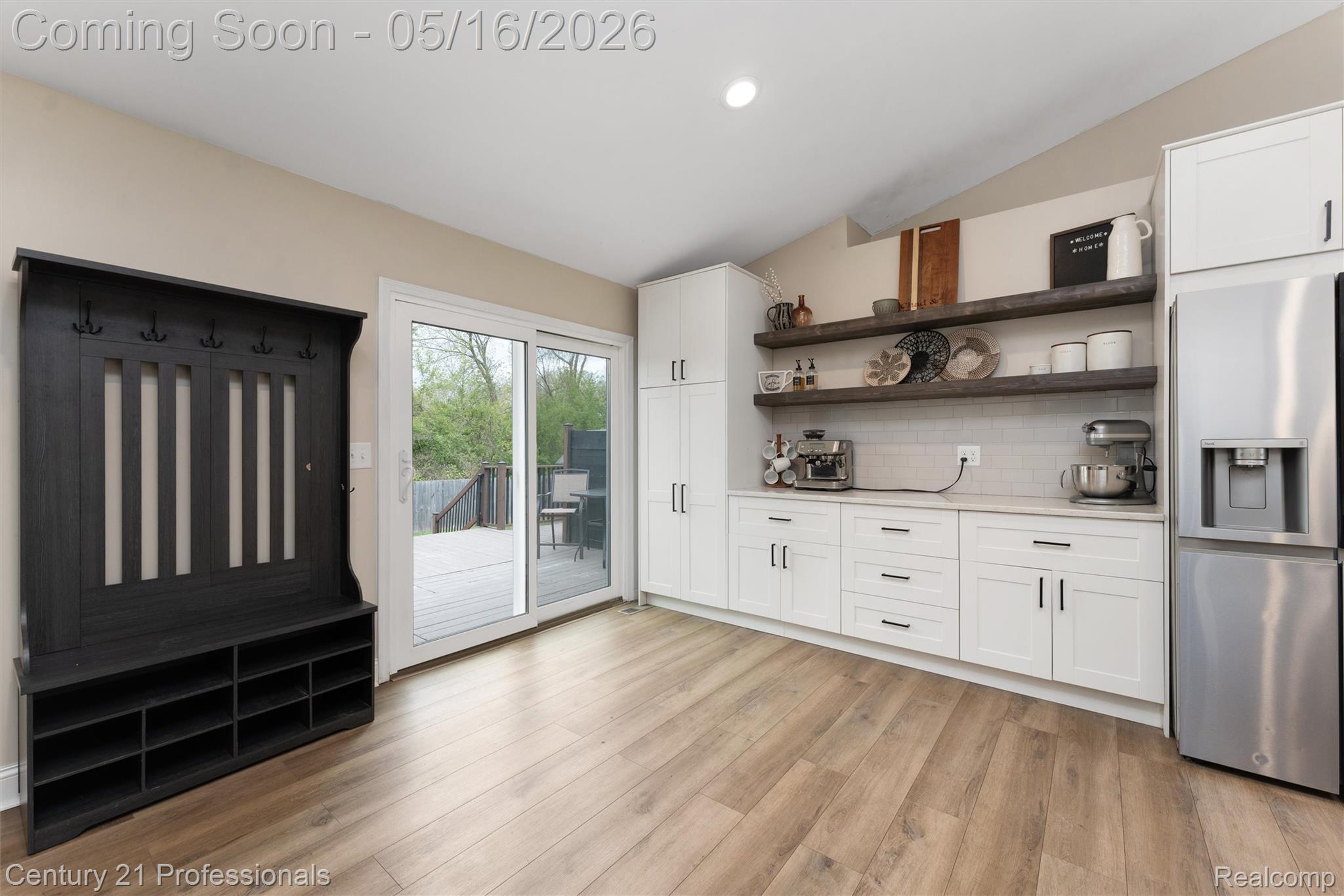 1203 Eason