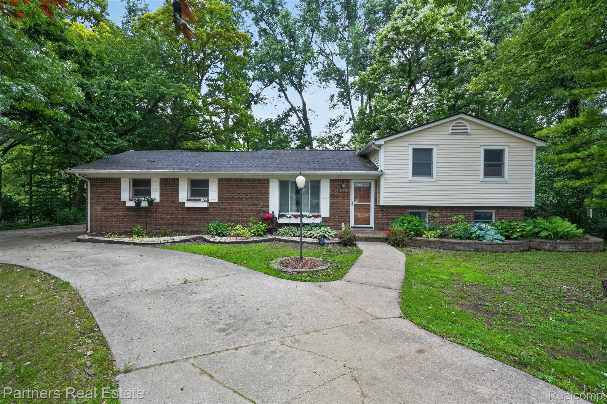 2500 Hubert Road