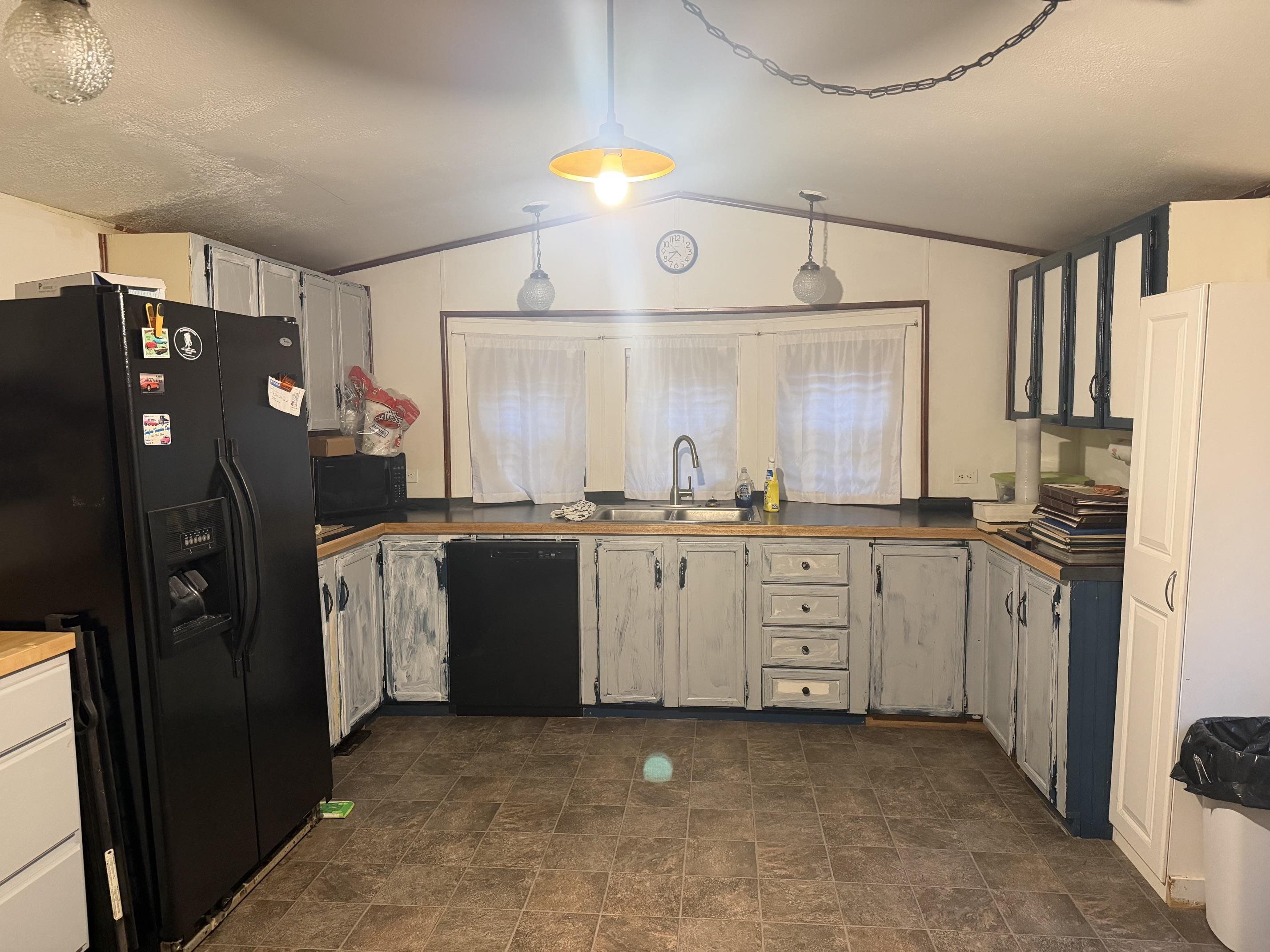 987 W Maplecrest Drive