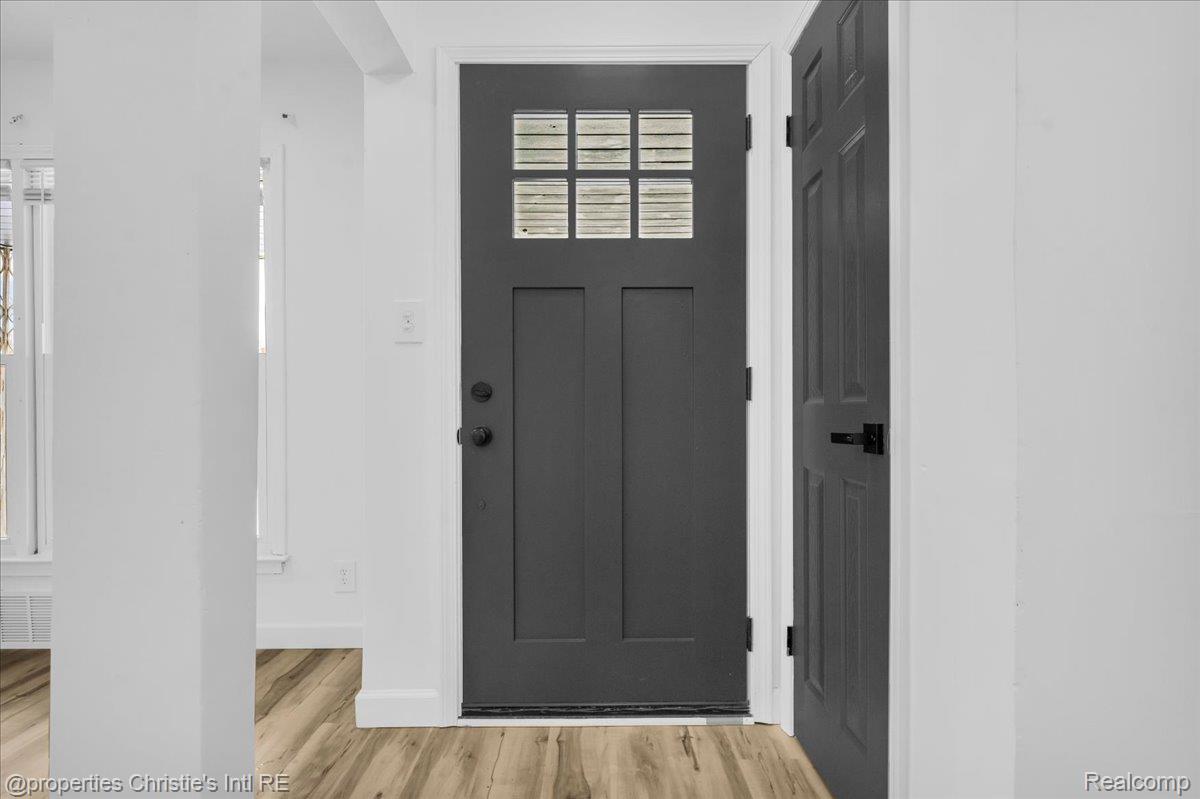 19445 Hubbell Street