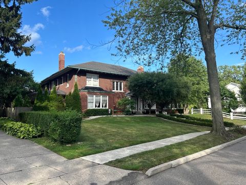 334 University Place Grosse Pointe City MI 48230