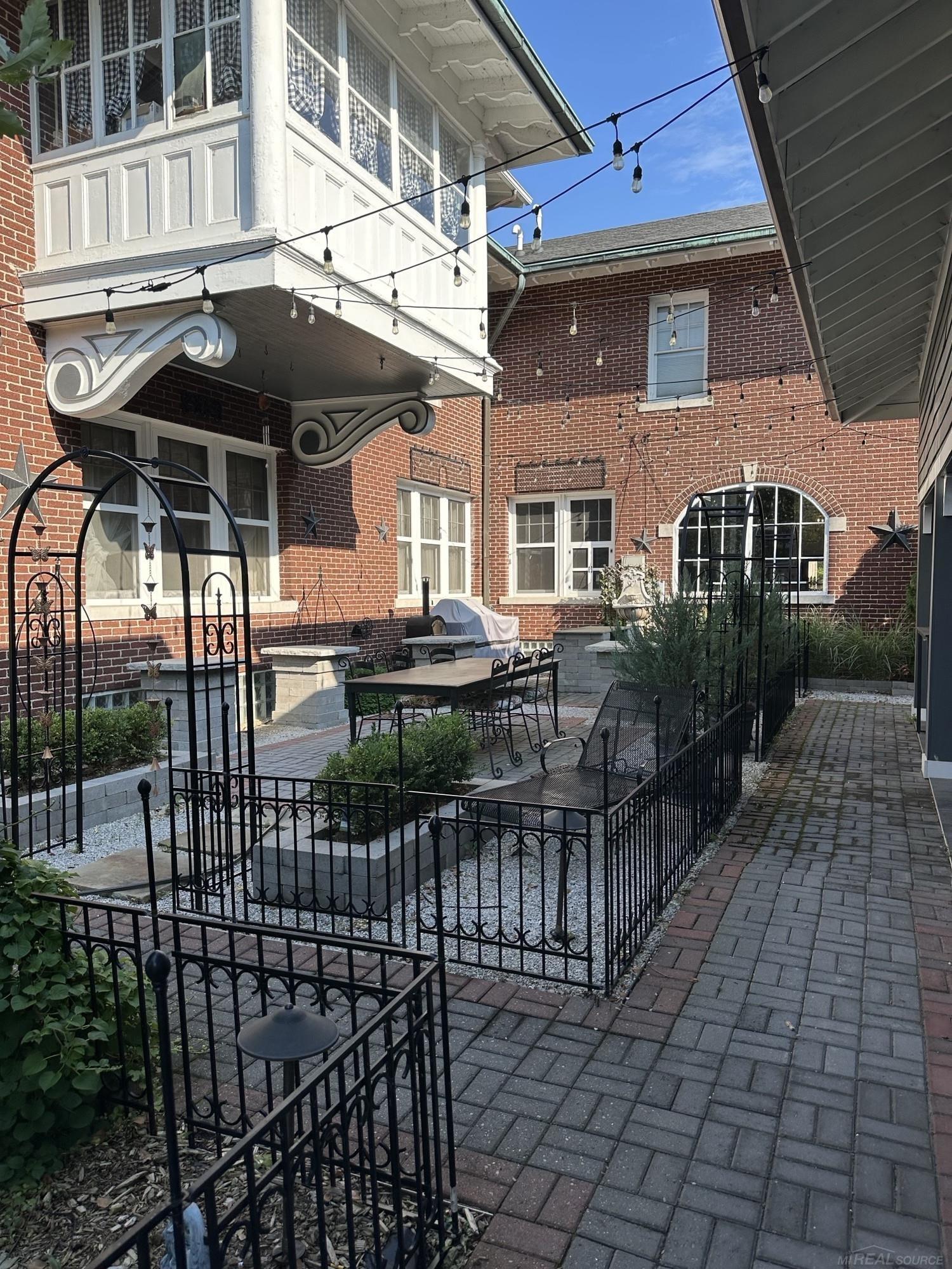 334 University Place