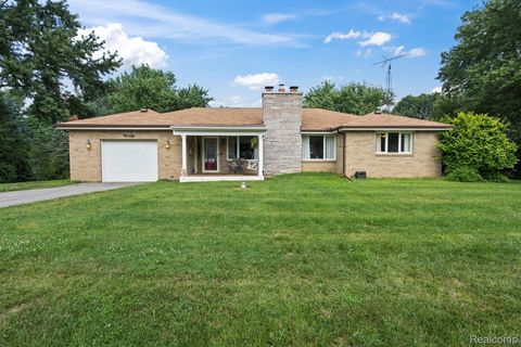 11523 Dixie Highway Holly Township MI 48442