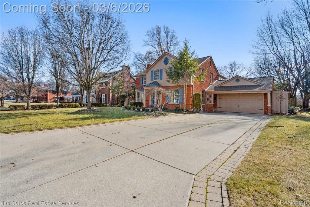 Photo of 1061 N Oxford Road, Grosse Pointe Woods City, MI 48236 (MLS # 20261014254)