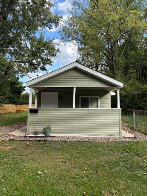Photo of 916 Hawley Street, Kalamazoo City, MI 49007 (MLS # 66025051363)