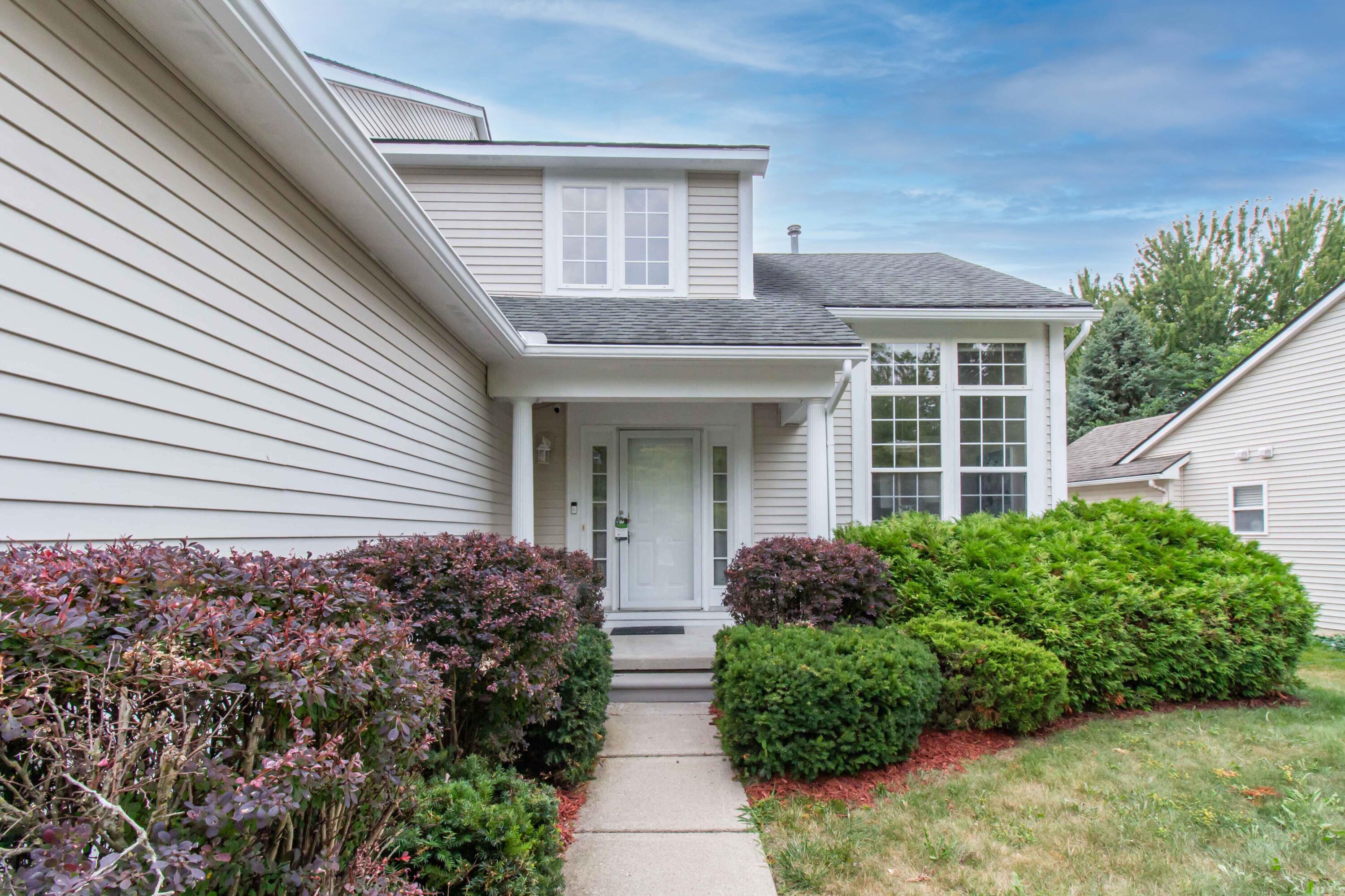 3205 Aldwych Circle