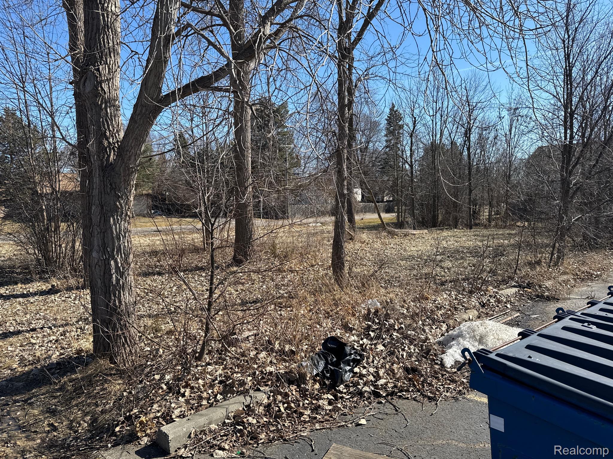 2709 PONTIAC LAKE Road