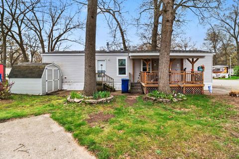 Photo of 2262 Hallmark Street, Muskegon Charter Township, MI 49442 (MLS # 71026019700)