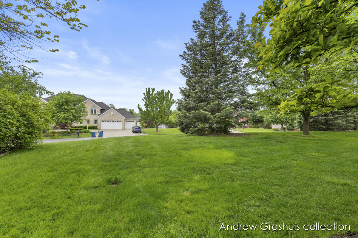 7326 Royal Ridge SE