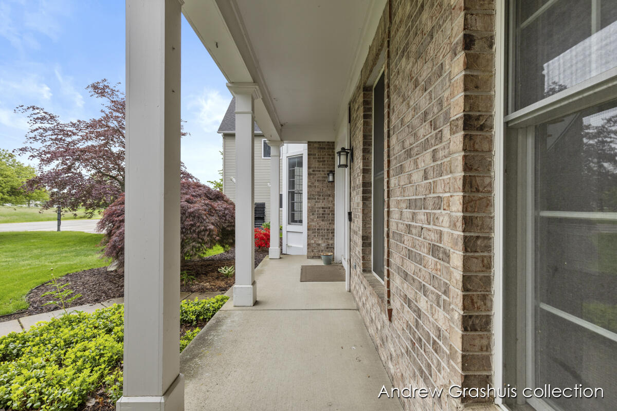 7326 Royal Ridge SE