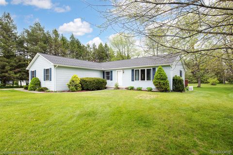 2154 Kingston Drive Hamburg Township MI 48169