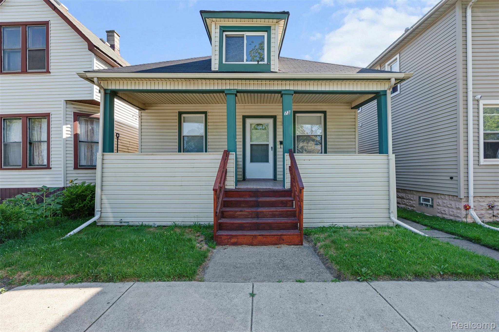 73 Oak Street