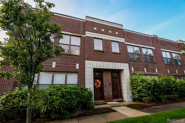 52 W BETHUNE ST, DETROIT, MI 48202 - Image 7fc2366fc968adcd407a1cc8f4bc12d3/1218996089