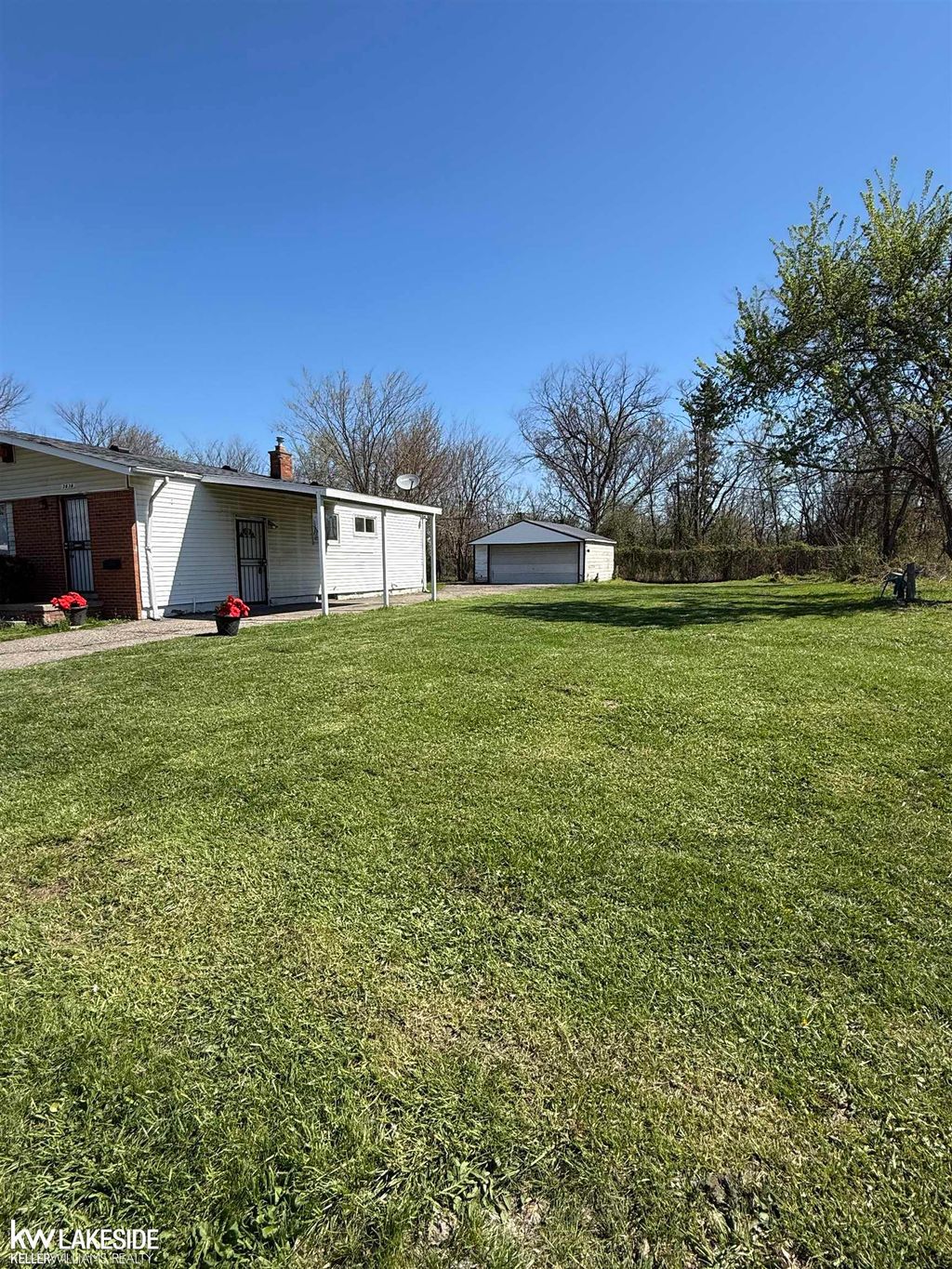 Photo of 2636 Algonquin Street, Detroit City, MI 48215 (MLS # 58050205071)