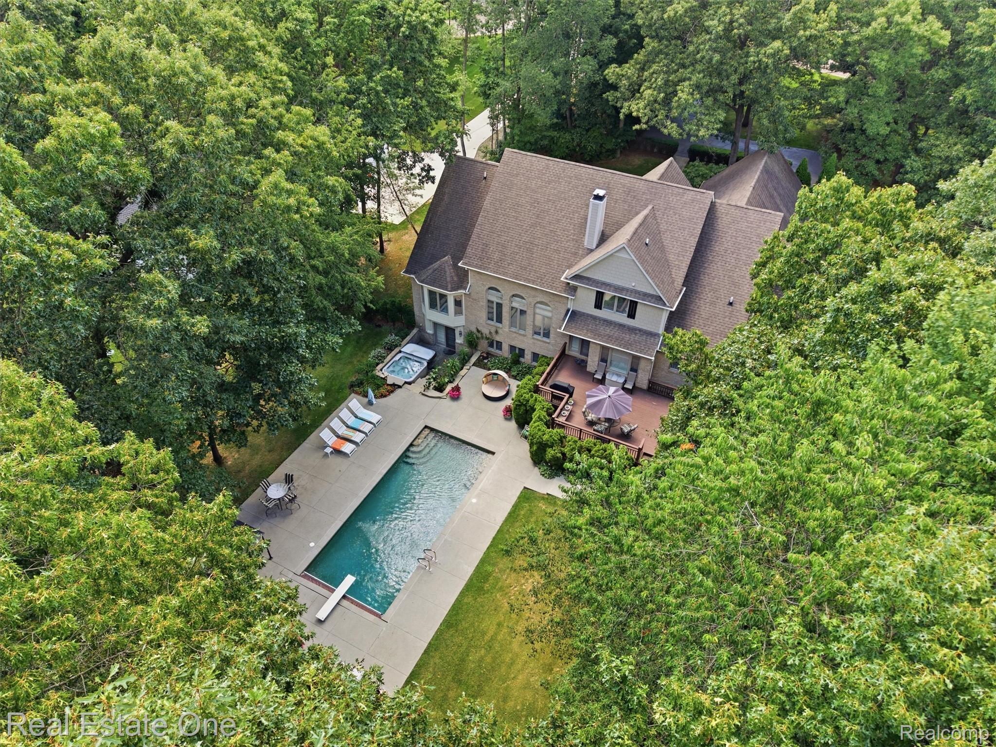 6140 Englewood Drive