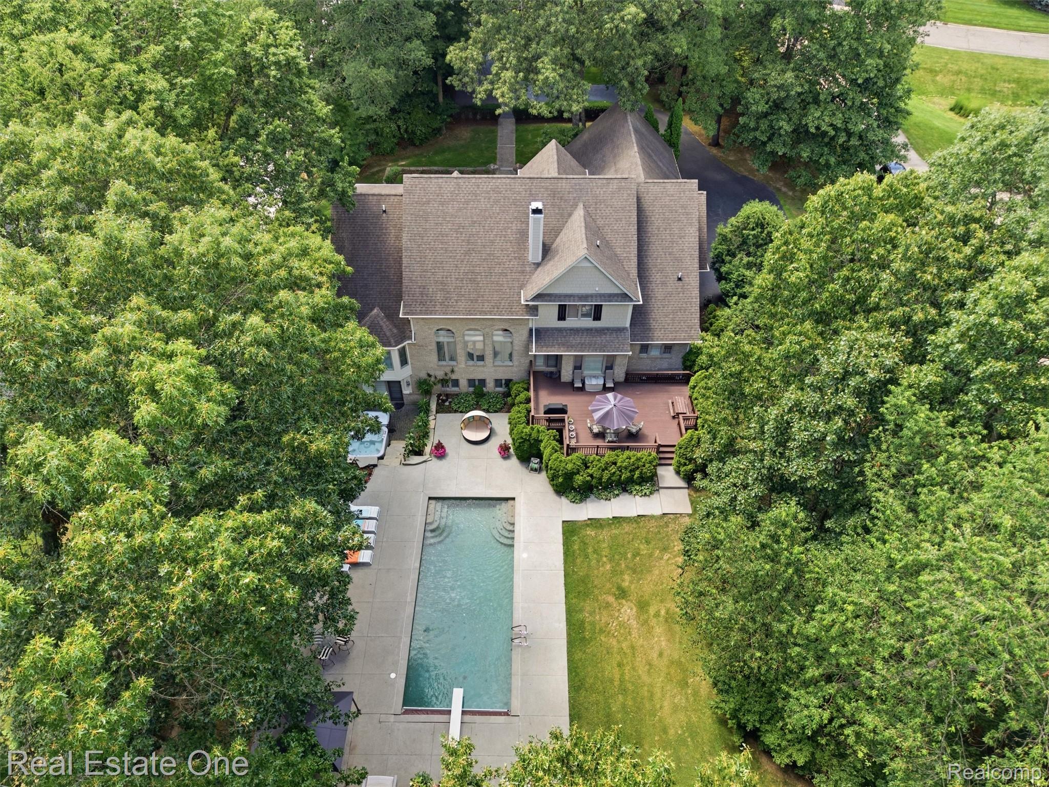 6140 Englewood Drive