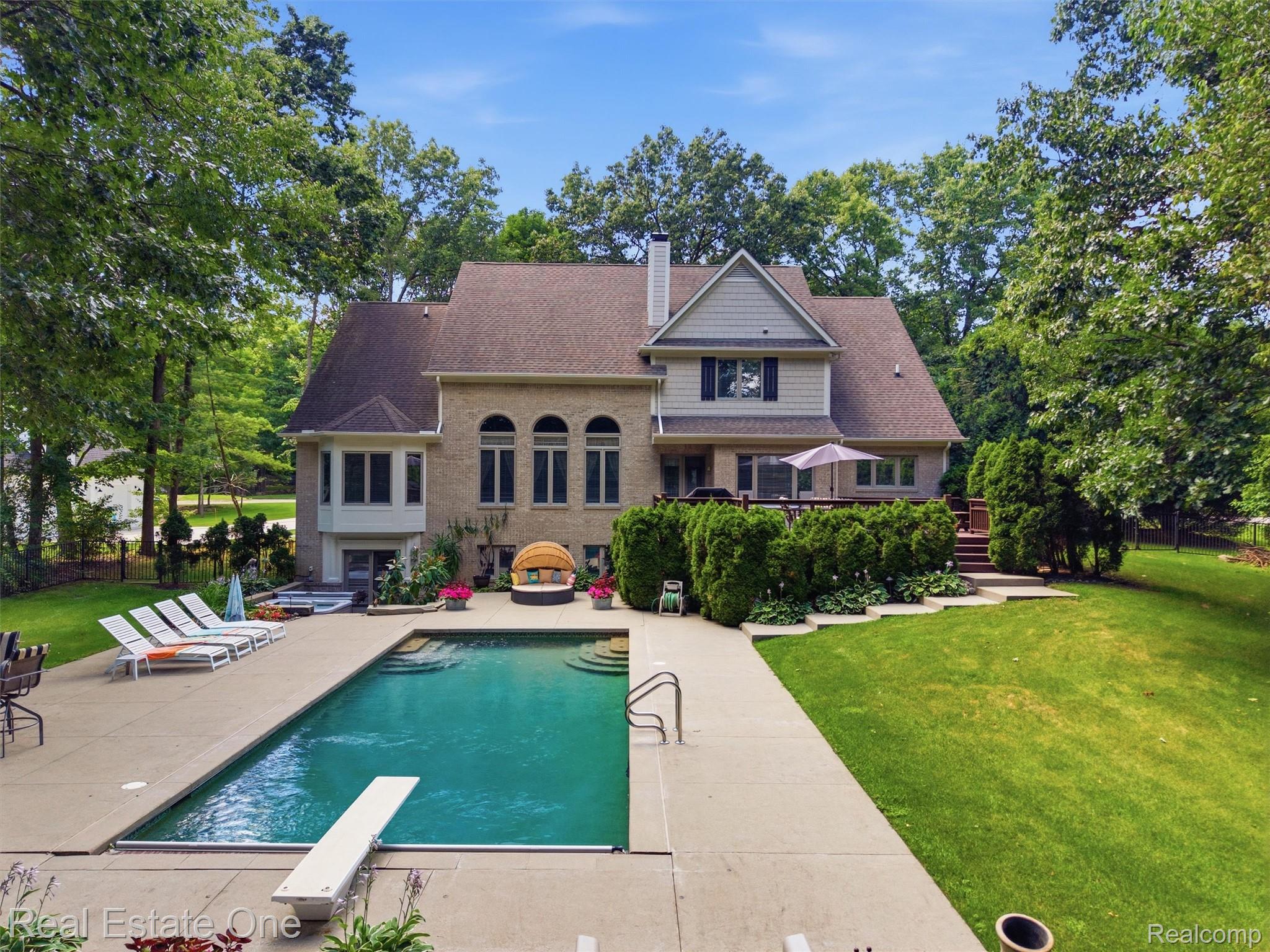 6140 Englewood Drive