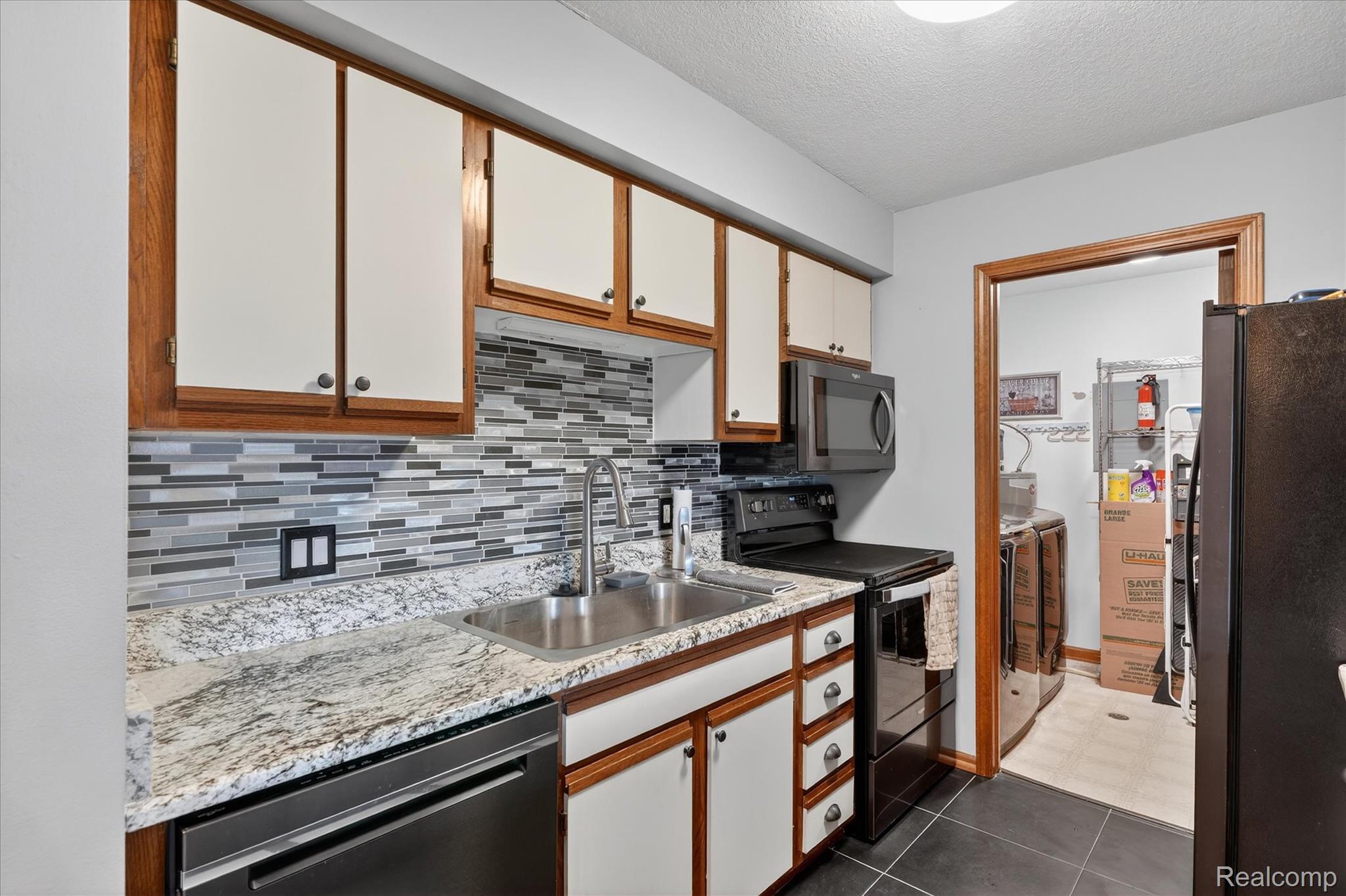 1459 Shoemaker Drive