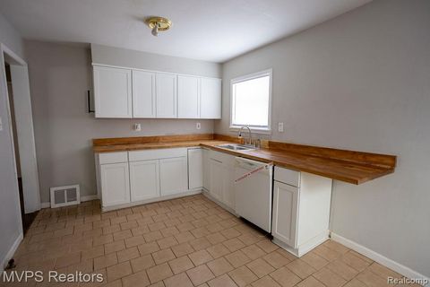 Tiny photo for 1107 E Muir Avenue, Hazel Park City, MI 48030 (MLS # 20261006107)