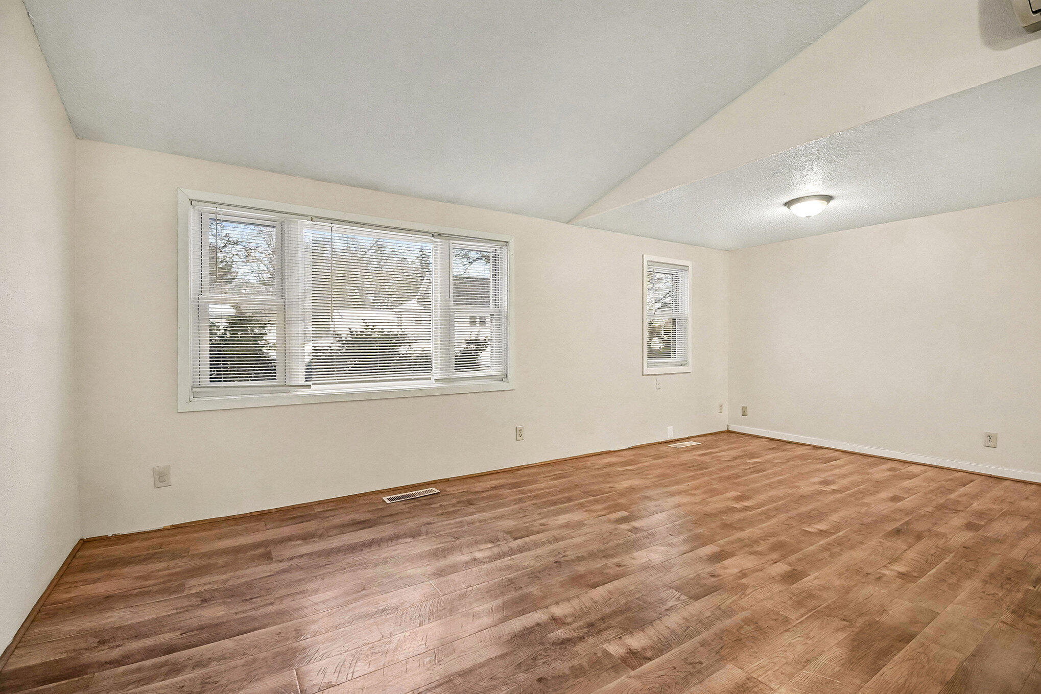 4777 FLYING EAGLE Drive SE