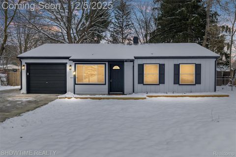 Photo of 3909 Queensbury Road, Lake Orion Village, MI 48359 (MLS # 20251058189)