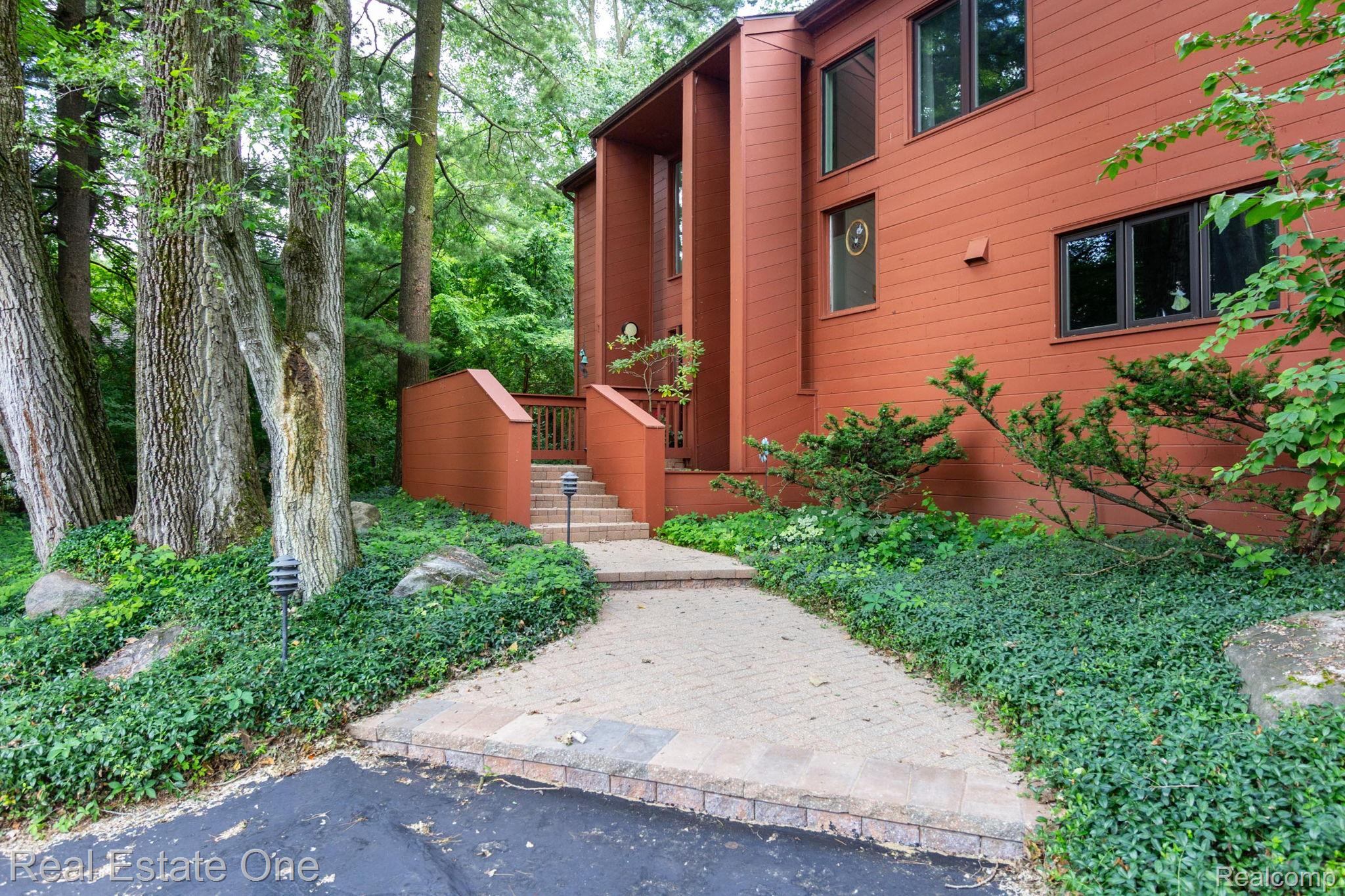 5896 Seville Circle