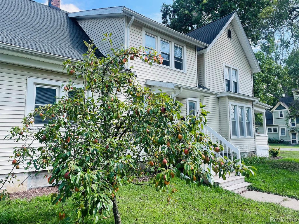 Photo of 205 E Shadbolt Street, Lake Orion Village, MI 48362 (MLS # 20261071362)