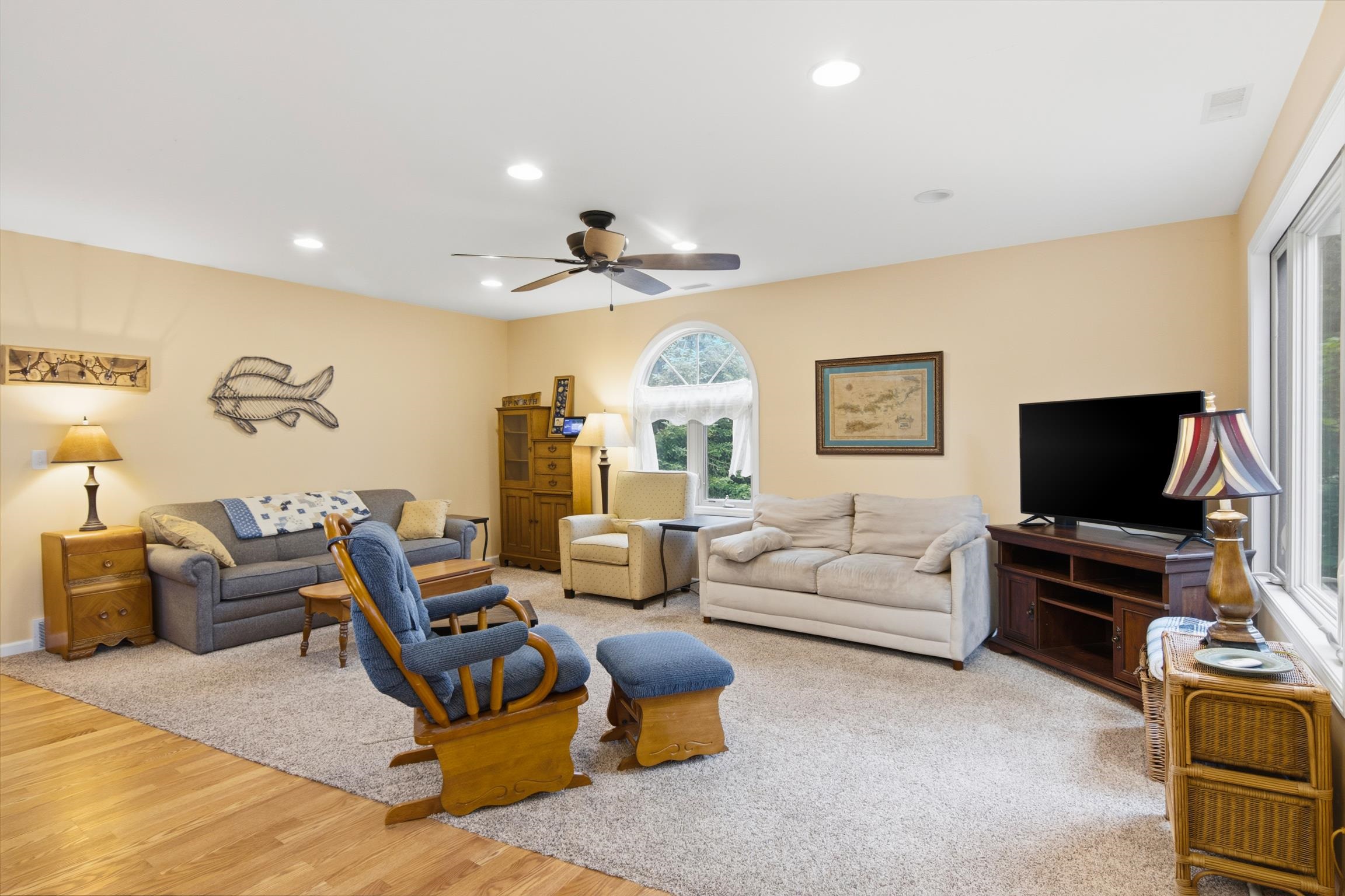 7670 Hoiles Drive