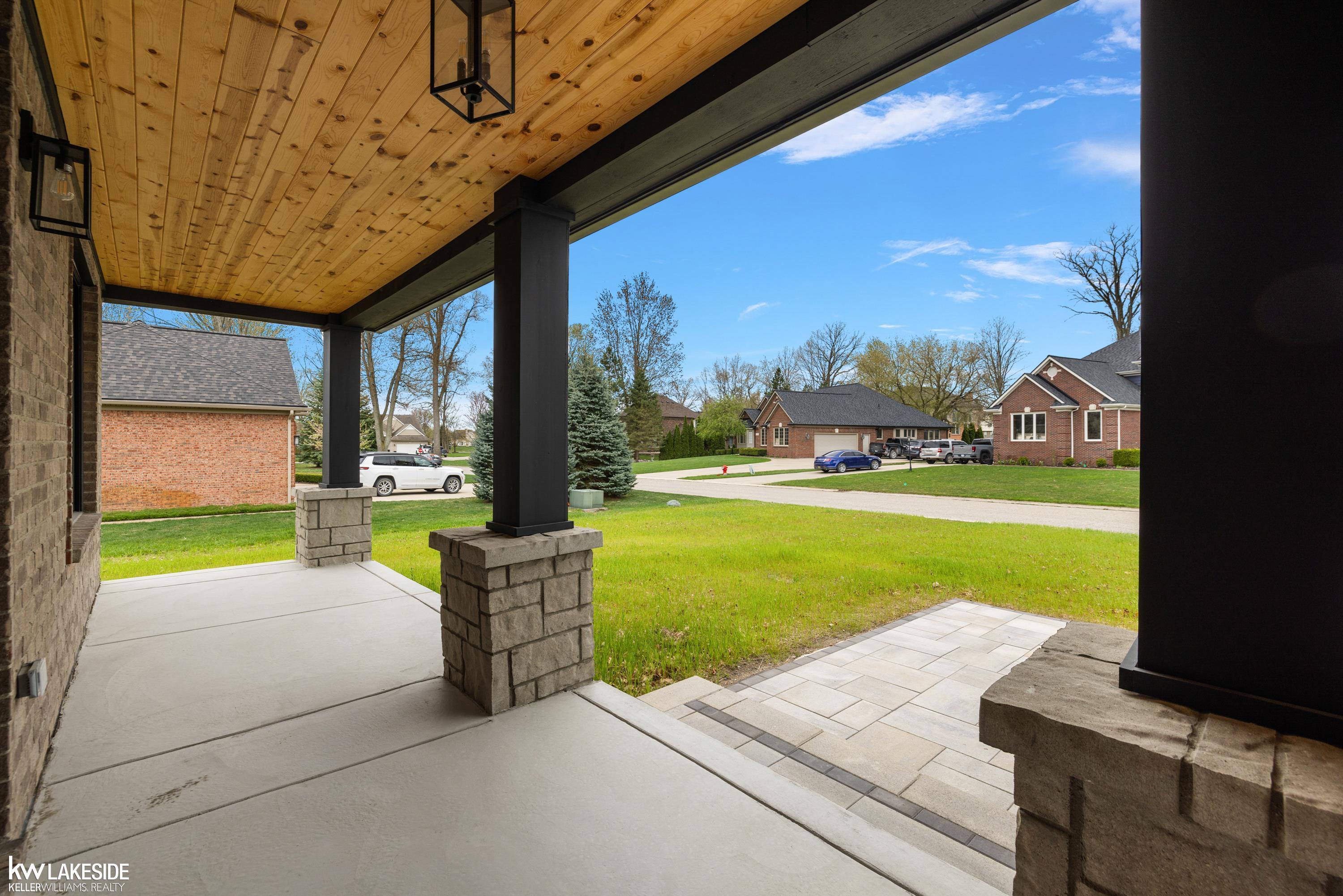 68198 Lake Angela Pointe