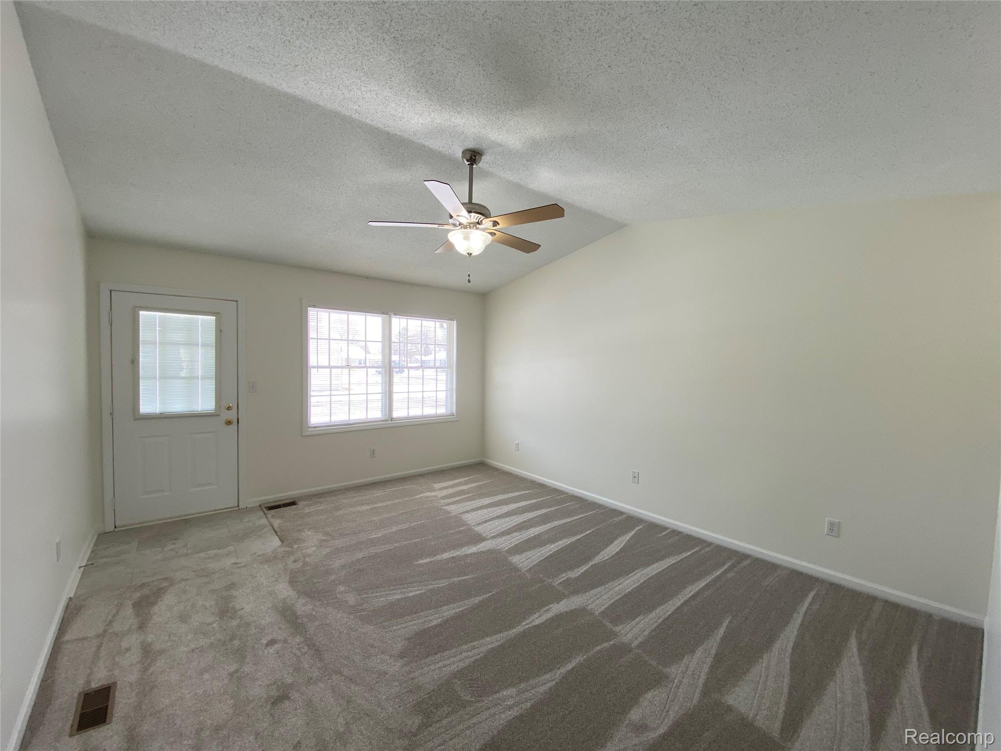 596 Yorkshire Sq. Square 23