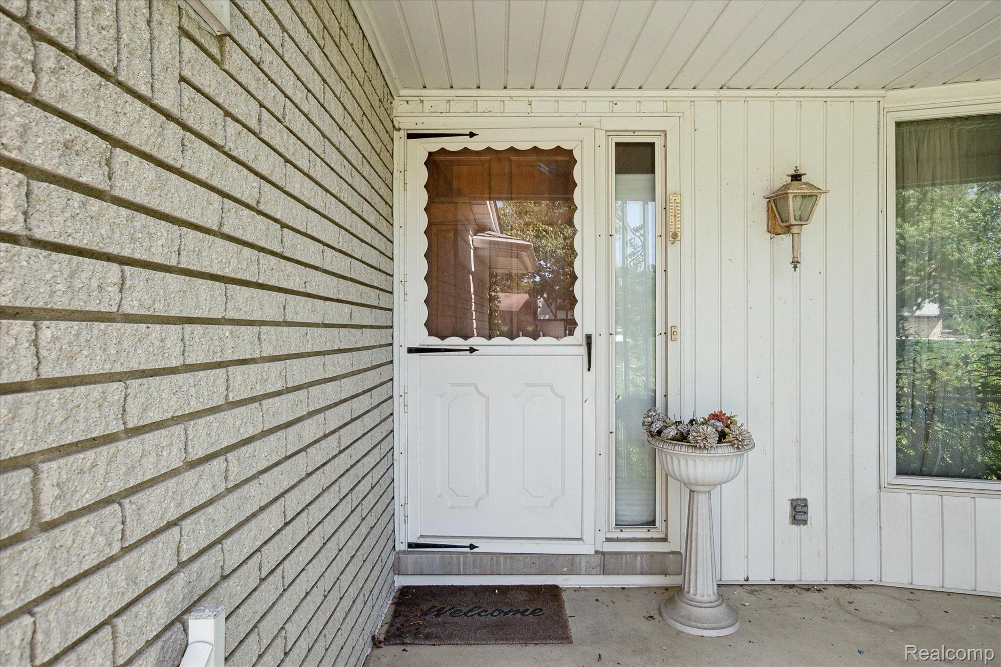 38067 SOUTHFARM Lane