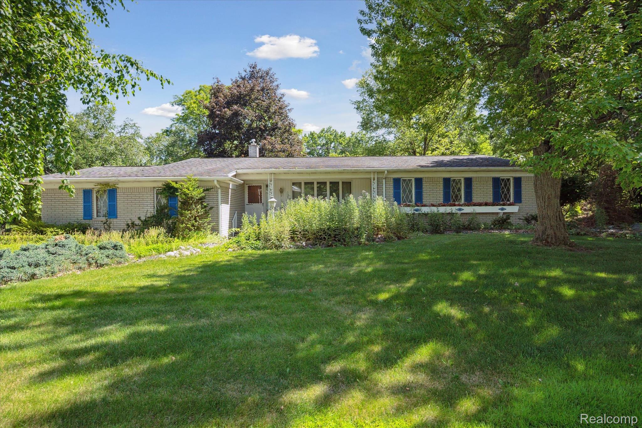38067 SOUTHFARM Lane