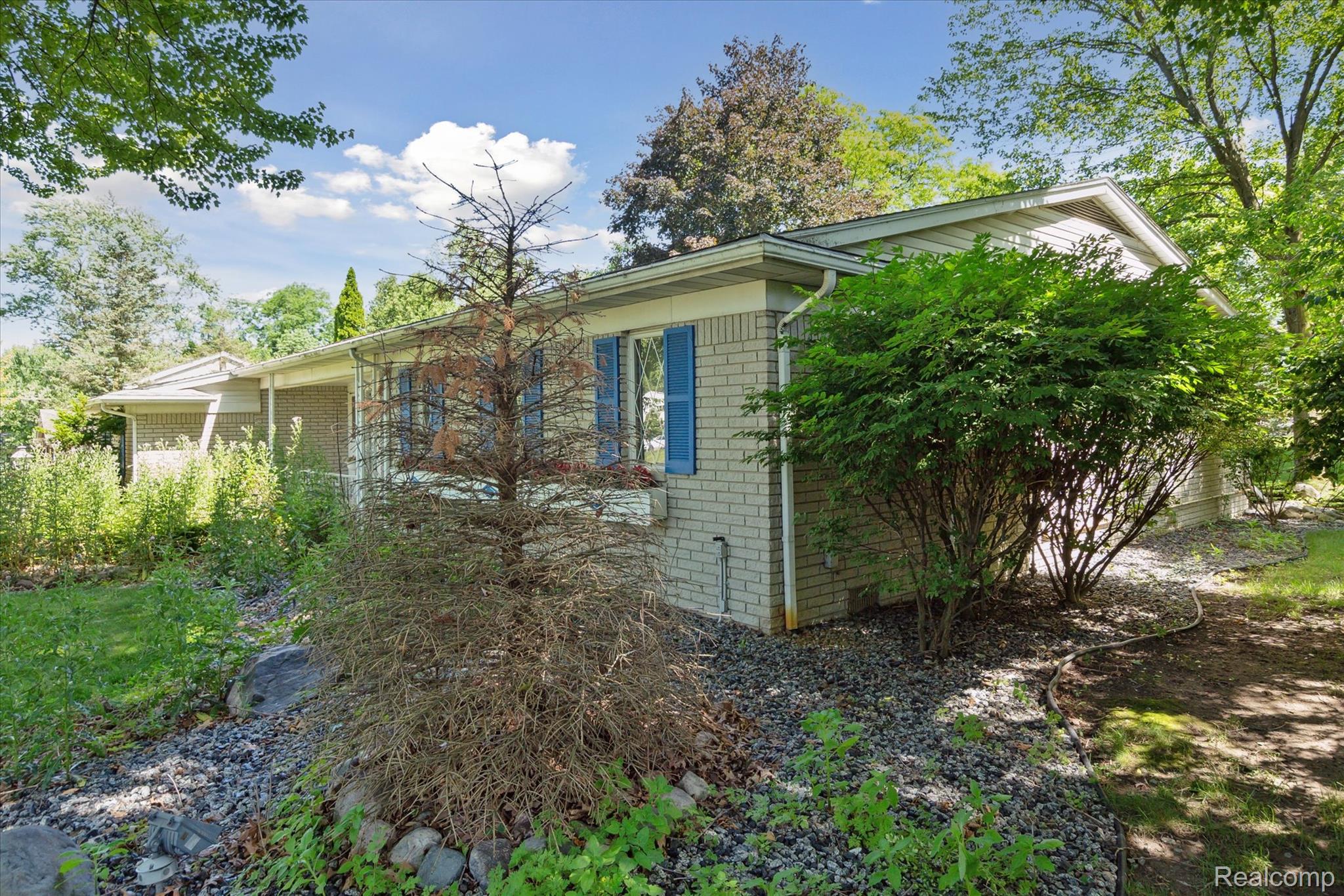 38067 SOUTHFARM Lane
