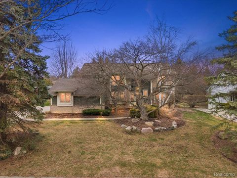 1672 Devonshire Drive Troy City MI 48098
