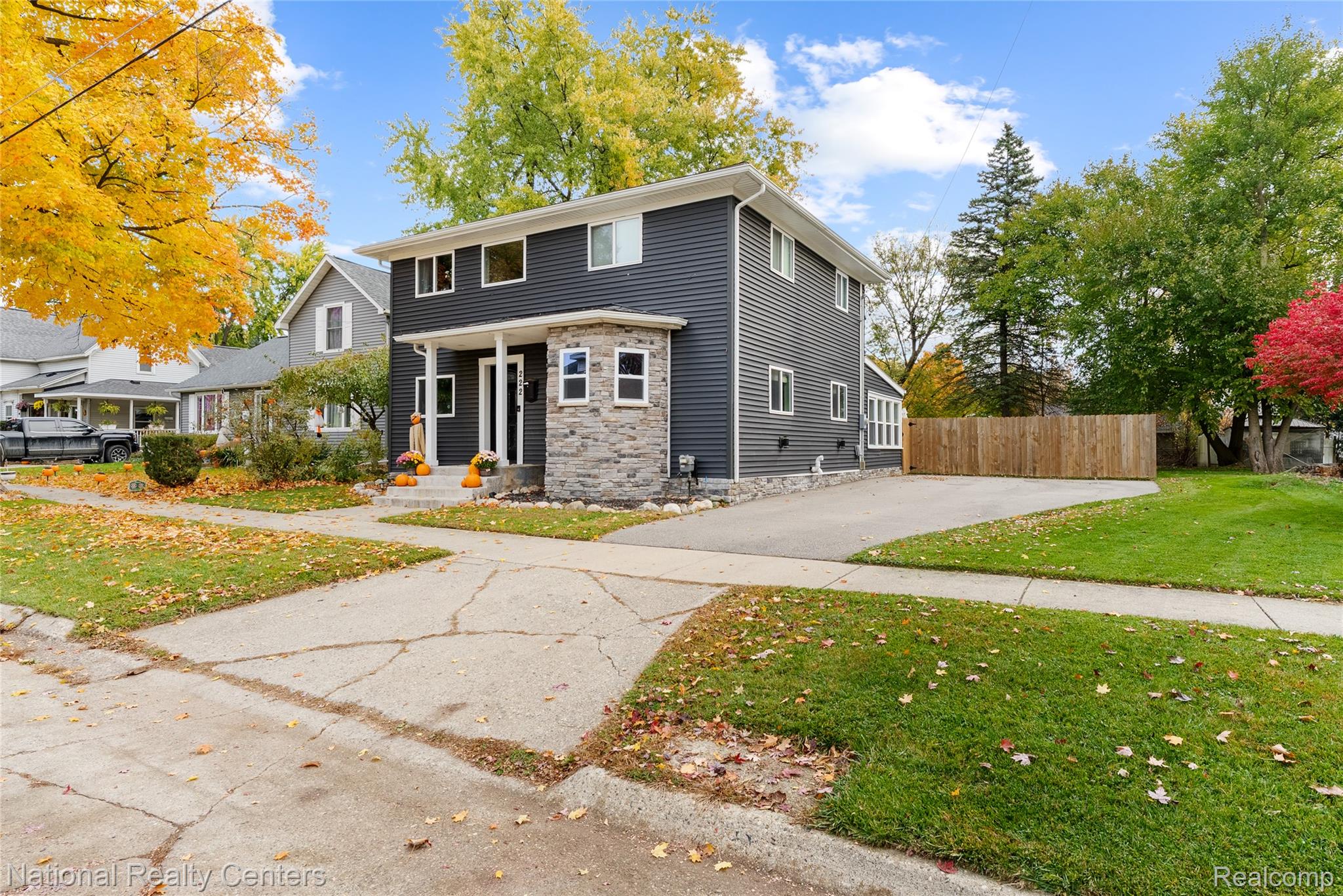 222 N Davison Street